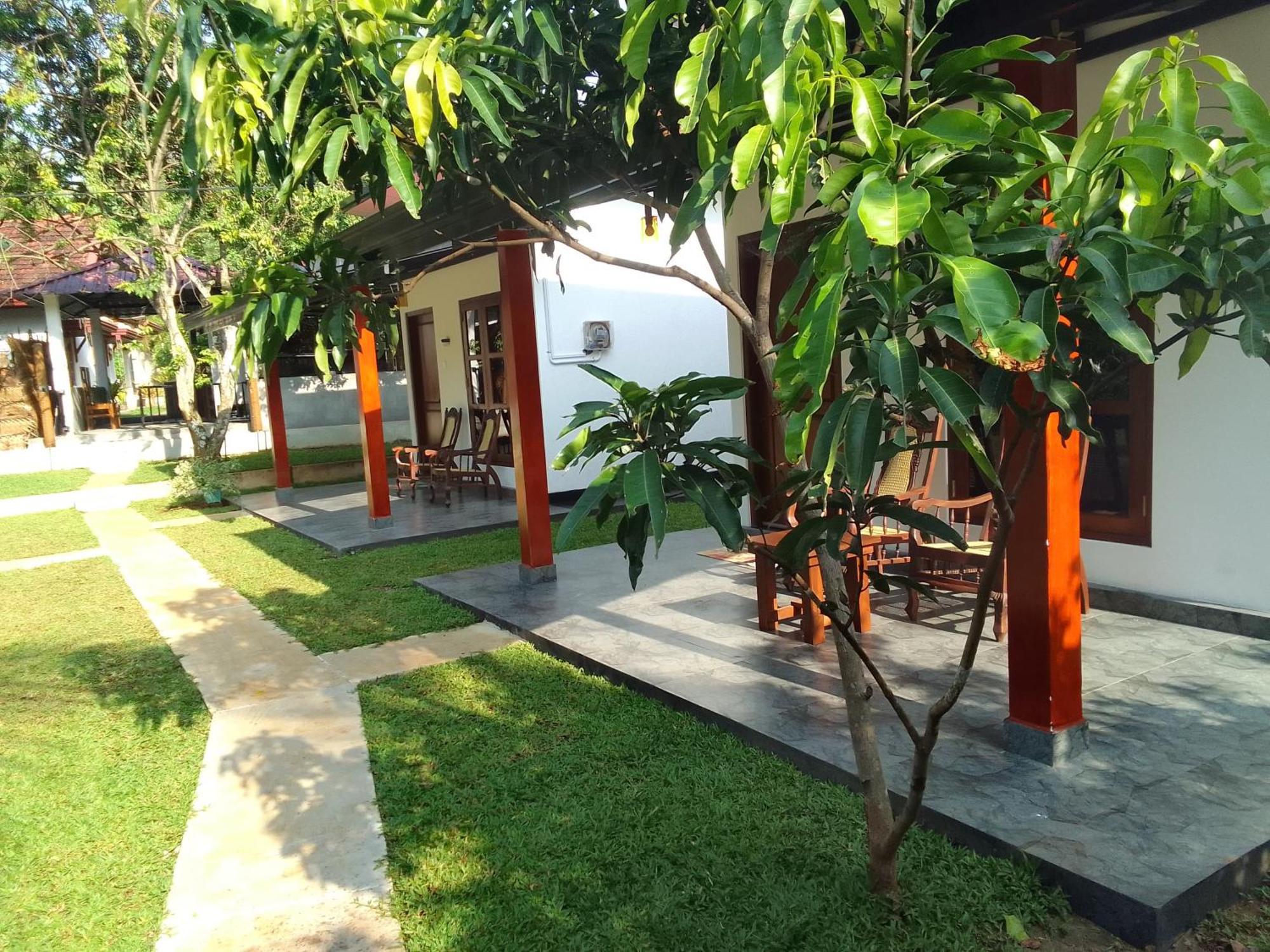 Udawalawa Safari Resort Udawalawe Esterno foto